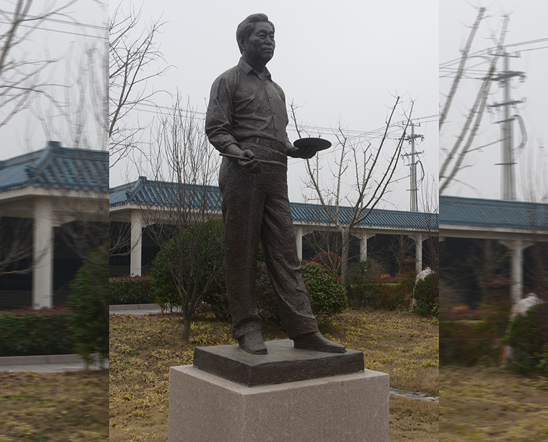 雕塑作品 喻繼高像、青銅高2.3米、安放地點(diǎn)：喻繼高紀(jì)念館